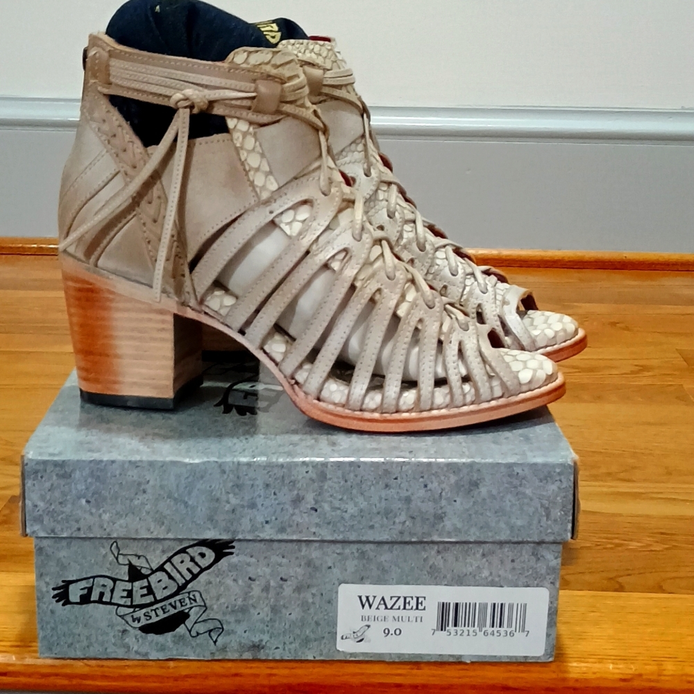 Freebird by Steven Wazee Beige Multi Size 9